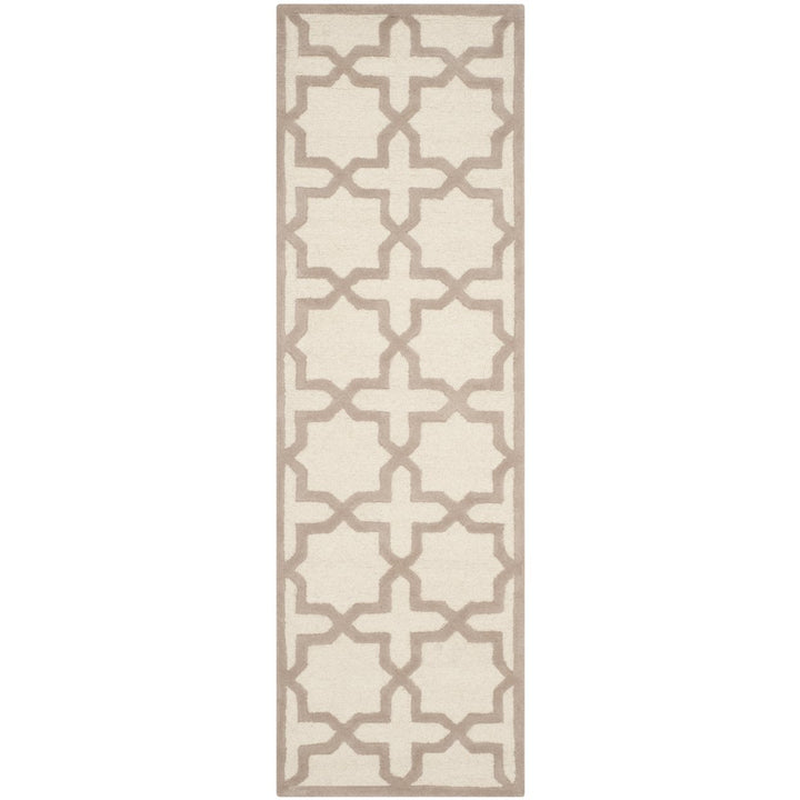 SAFAVIEH Cambridge CAM125P Handmade Ivory / Beige Rug Image 1