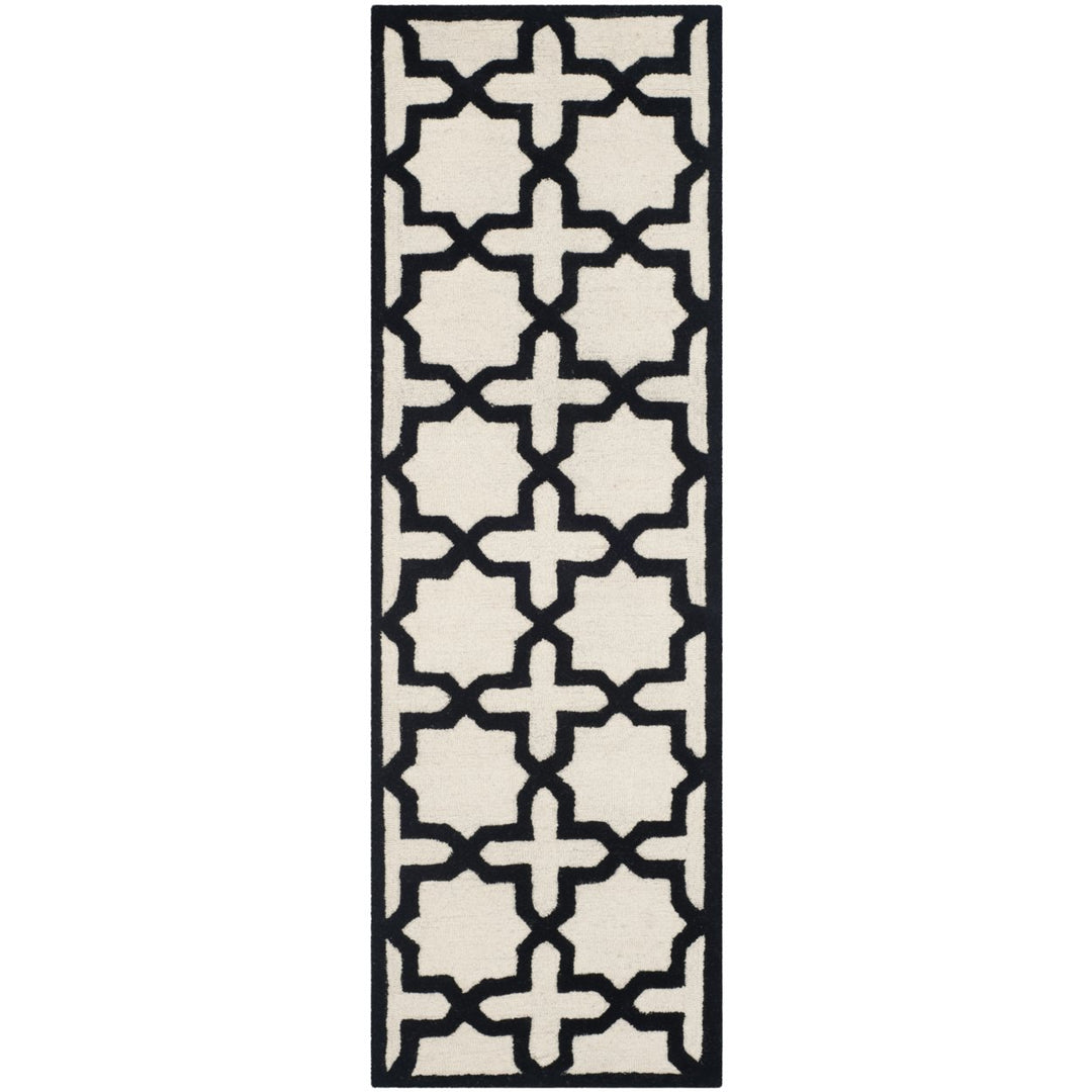 SAFAVIEH Cambridge CAM125W Handmade Ivory / Black Rug Image 1