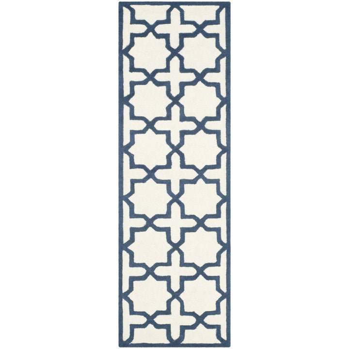 SAFAVIEH Cambridge CAM125Z Handmade Ivory / Navy Rug Image 1