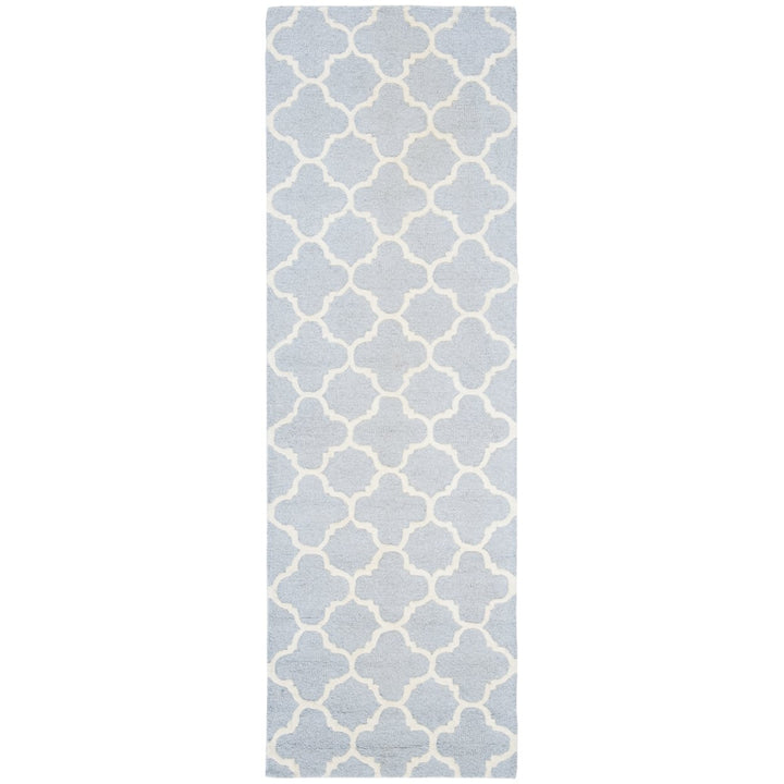 SAFAVIEH Cambridge CAM130A Light Blue / Ivory Rug Image 1