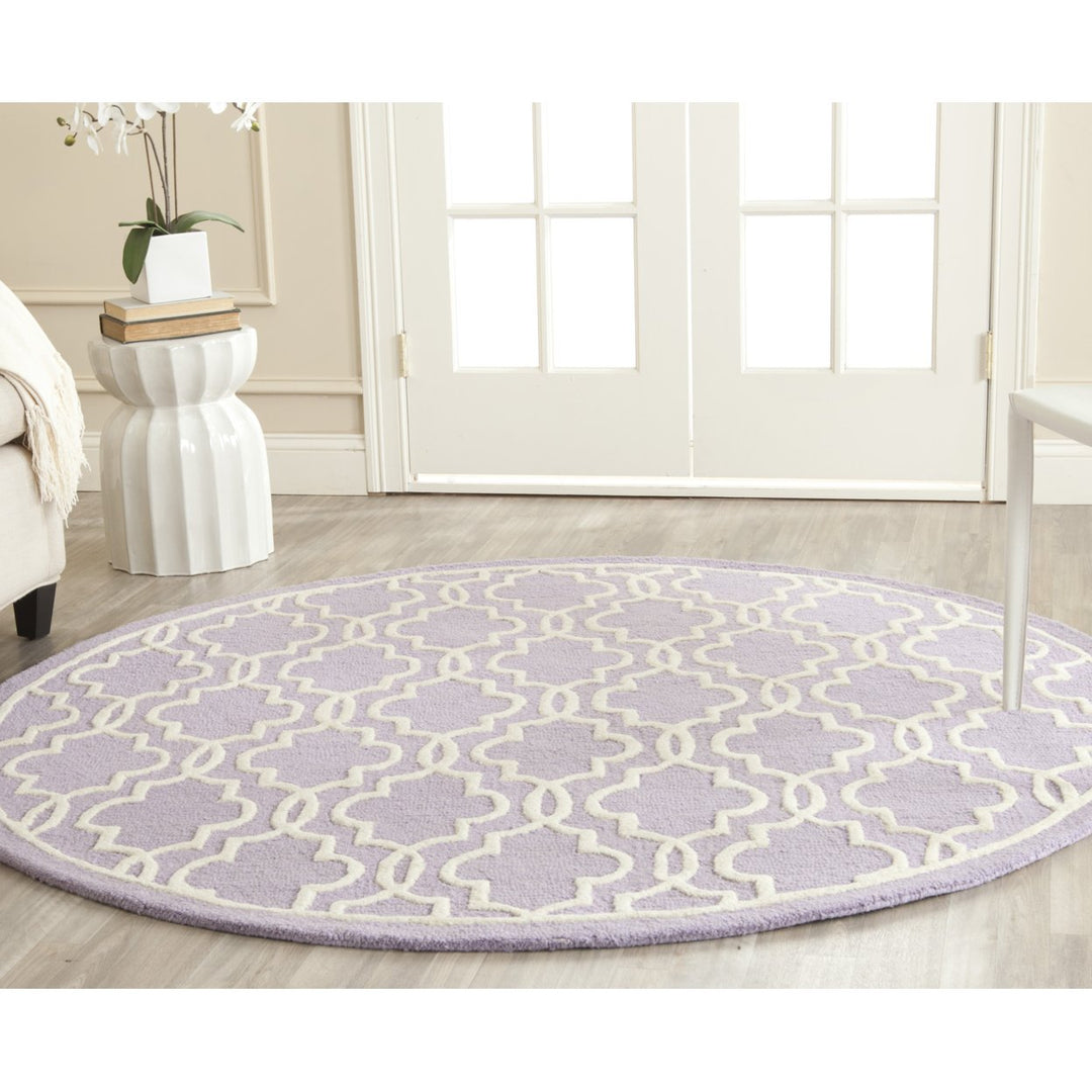 SAFAVIEH Cambridge CAM131C Lavender / Ivory Rug Image 2