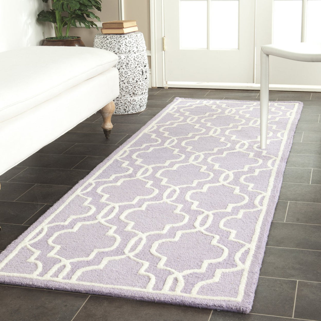 SAFAVIEH Cambridge CAM131C Lavender / Ivory Rug Image 3