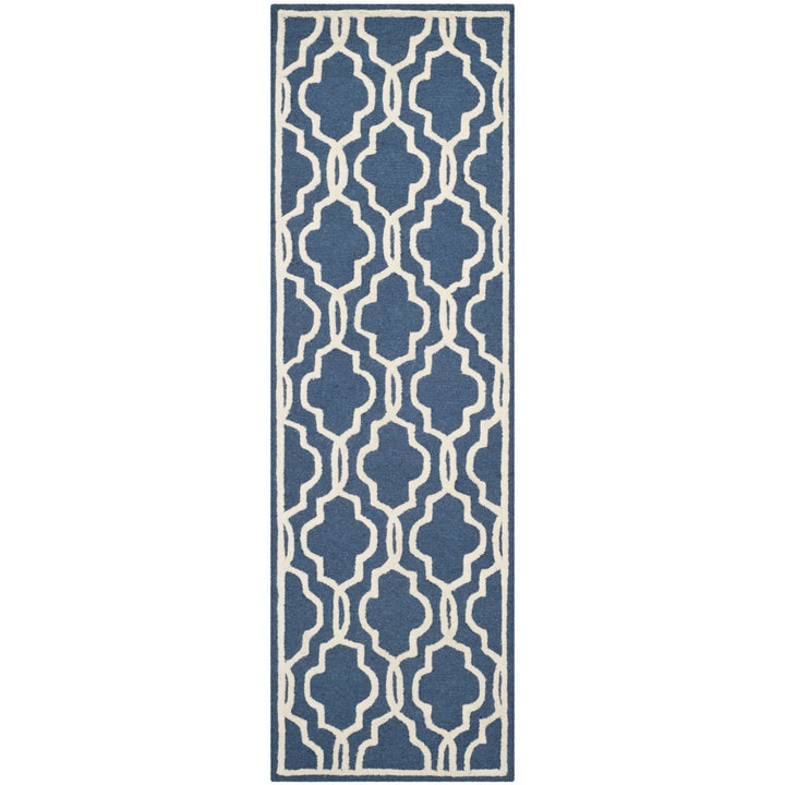 SAFAVIEH Cambridge CAM131G Handmade Navy / Ivory Rug Image 5