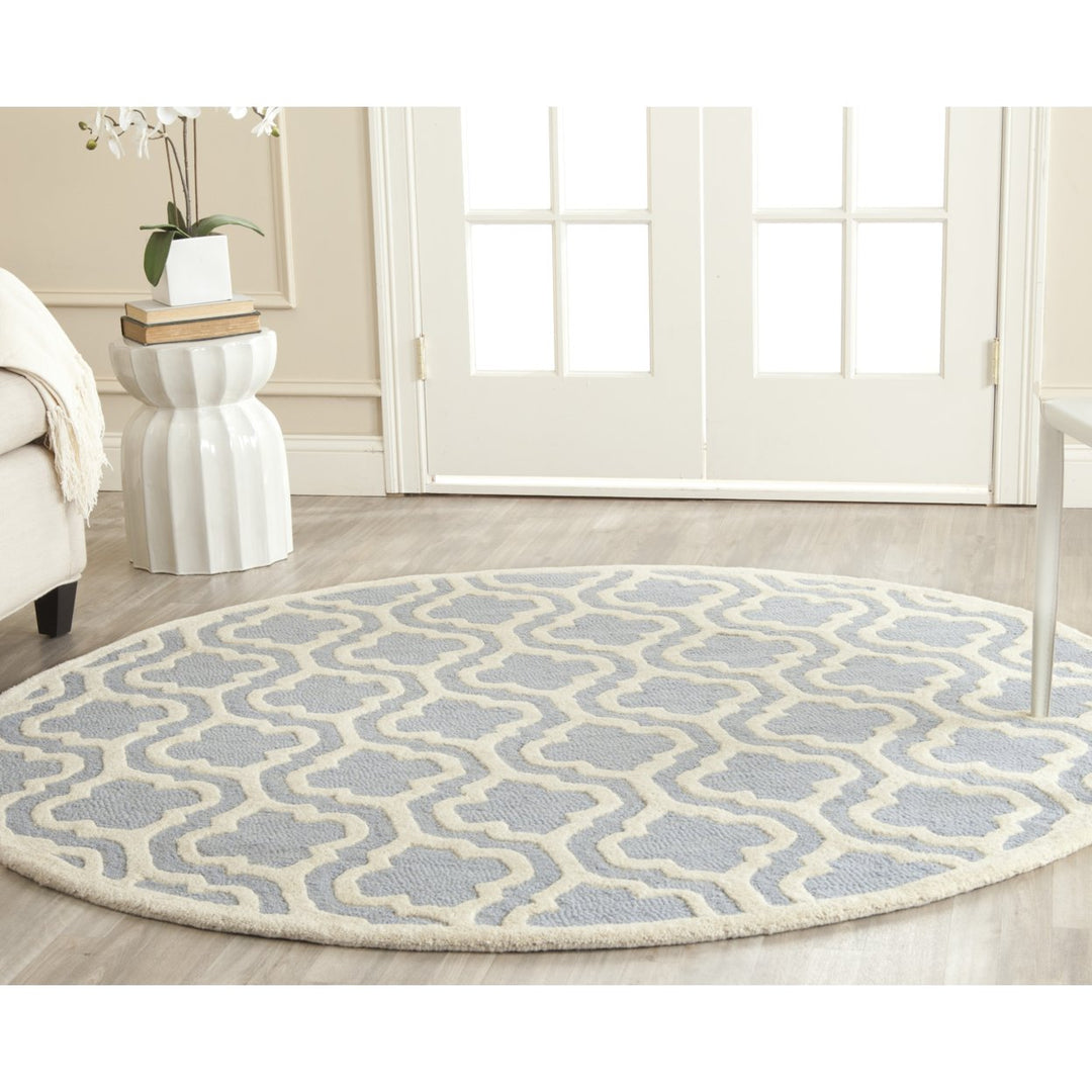 SAFAVIEH Cambridge CAM132A Light Blue / Ivory Rug Image 2