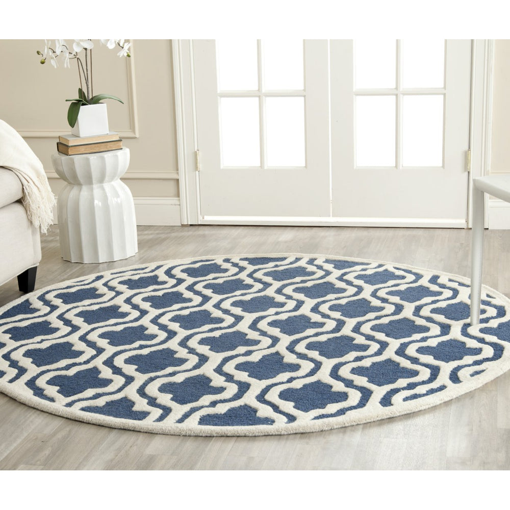 SAFAVIEH Cambridge CAM132G Handmade Navy / Ivory Rug Image 2