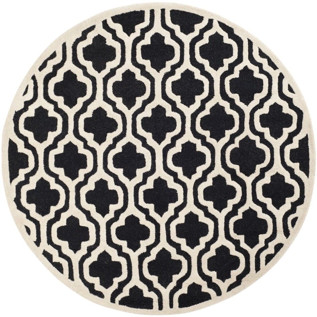 SAFAVIEH Cambridge CAM132E Handmade Black / Ivory Rug Image 4