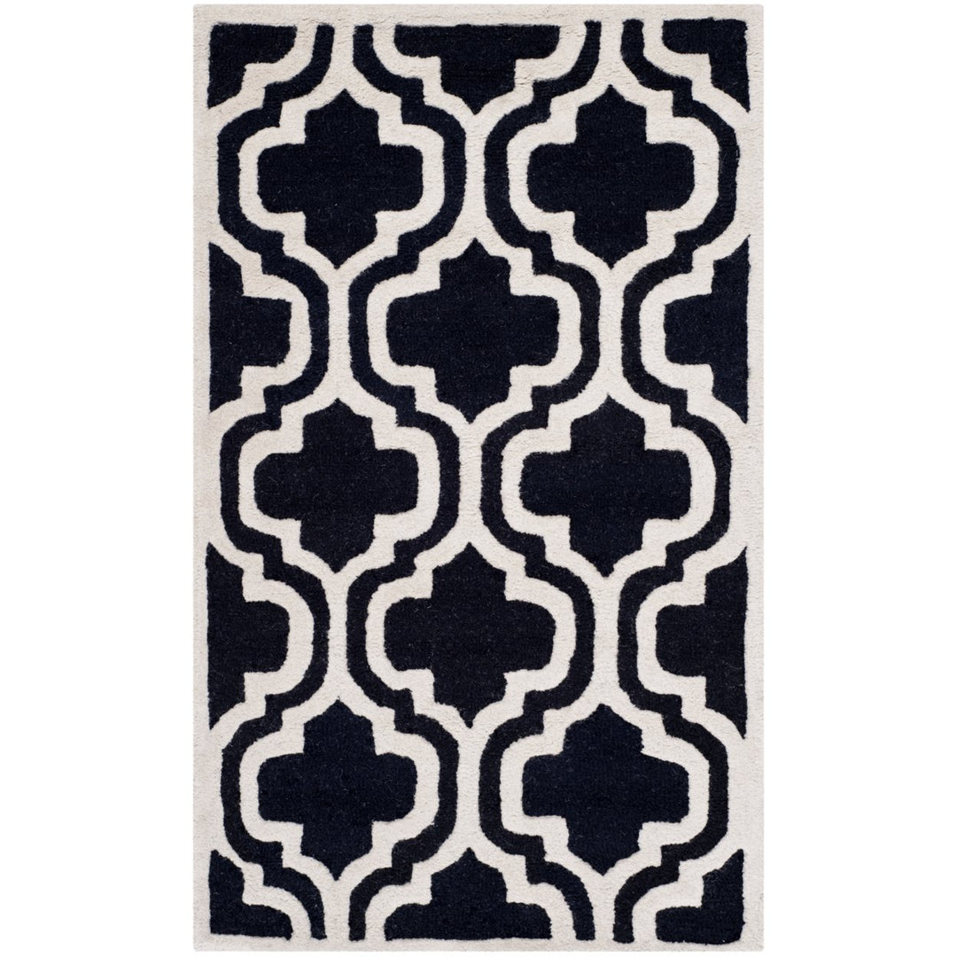 SAFAVIEH Cambridge CAM132E Handmade Black / Ivory Rug Image 8