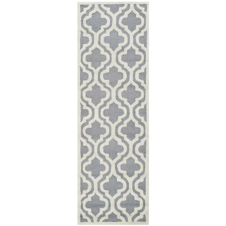 SAFAVIEH Cambridge CAM132D Handmade Silver /Ivory Rug Image 1