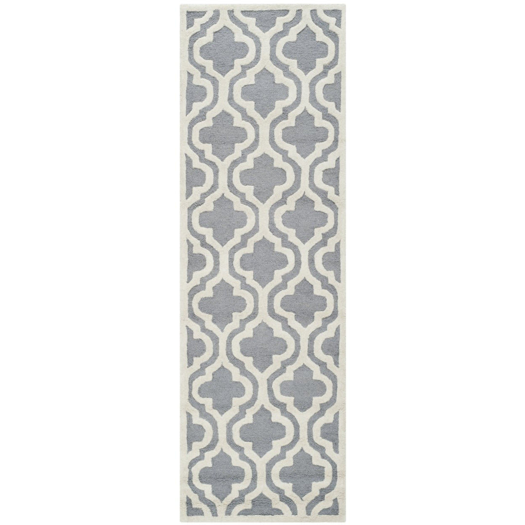 SAFAVIEH Cambridge CAM132D Handmade Silver /Ivory Rug Image 1