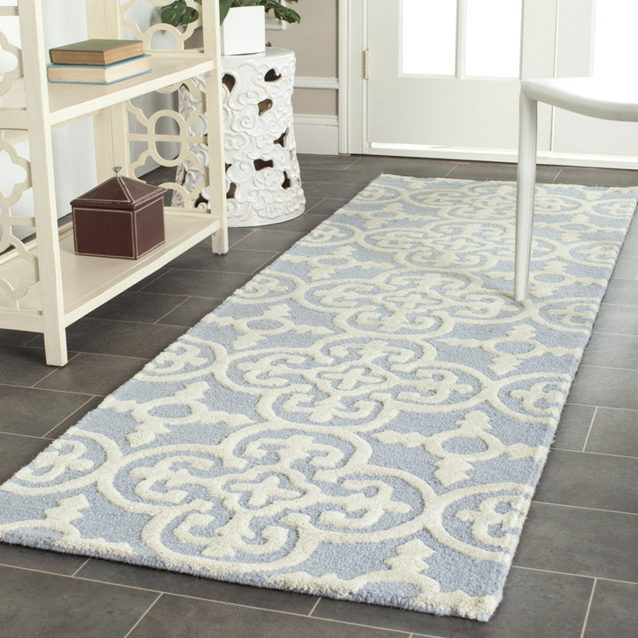 SAFAVIEH Cambridge CAM133A Light Blue / Ivory Rug Image 3