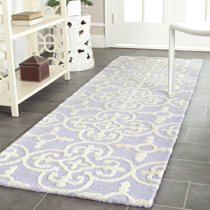 SAFAVIEH Cambridge CAM133C Lavender / Ivory Rug Image 3