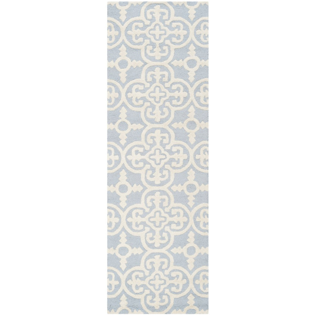 SAFAVIEH Cambridge CAM133A Light Blue / Ivory Rug Image 5