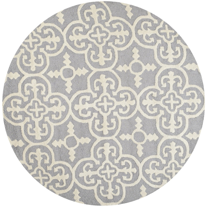 SAFAVIEH Cambridge CAM133D Handmade Silver /Ivory Rug Image 4