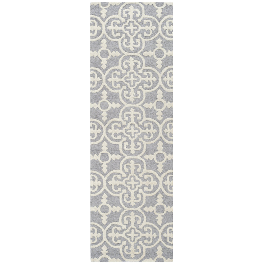 SAFAVIEH Cambridge CAM133D Handmade Silver /Ivory Rug Image 5