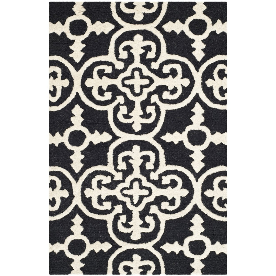 SAFAVIEH Cambridge CAM133E Handmade Black / Ivory Rug Image 9