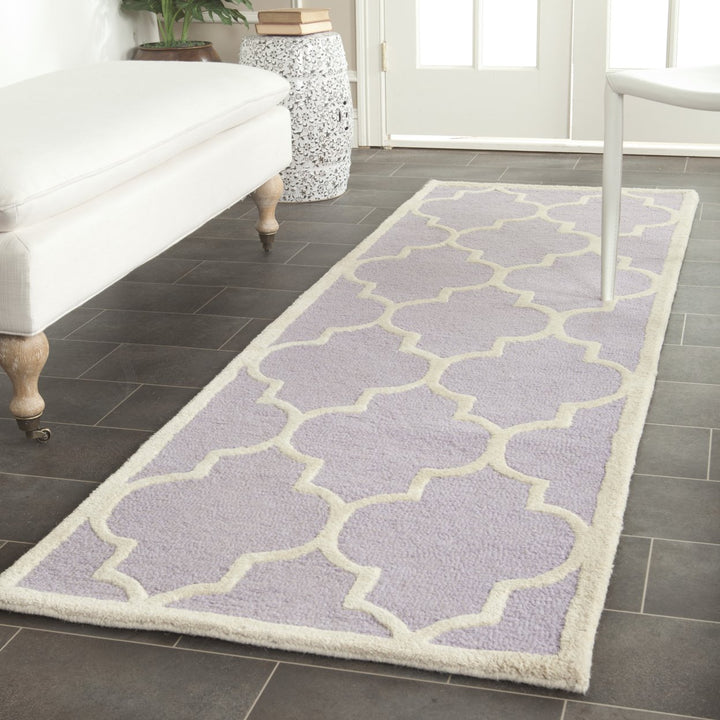 SAFAVIEH Cambridge CAM134C Lavender / Ivory Rug Image 3