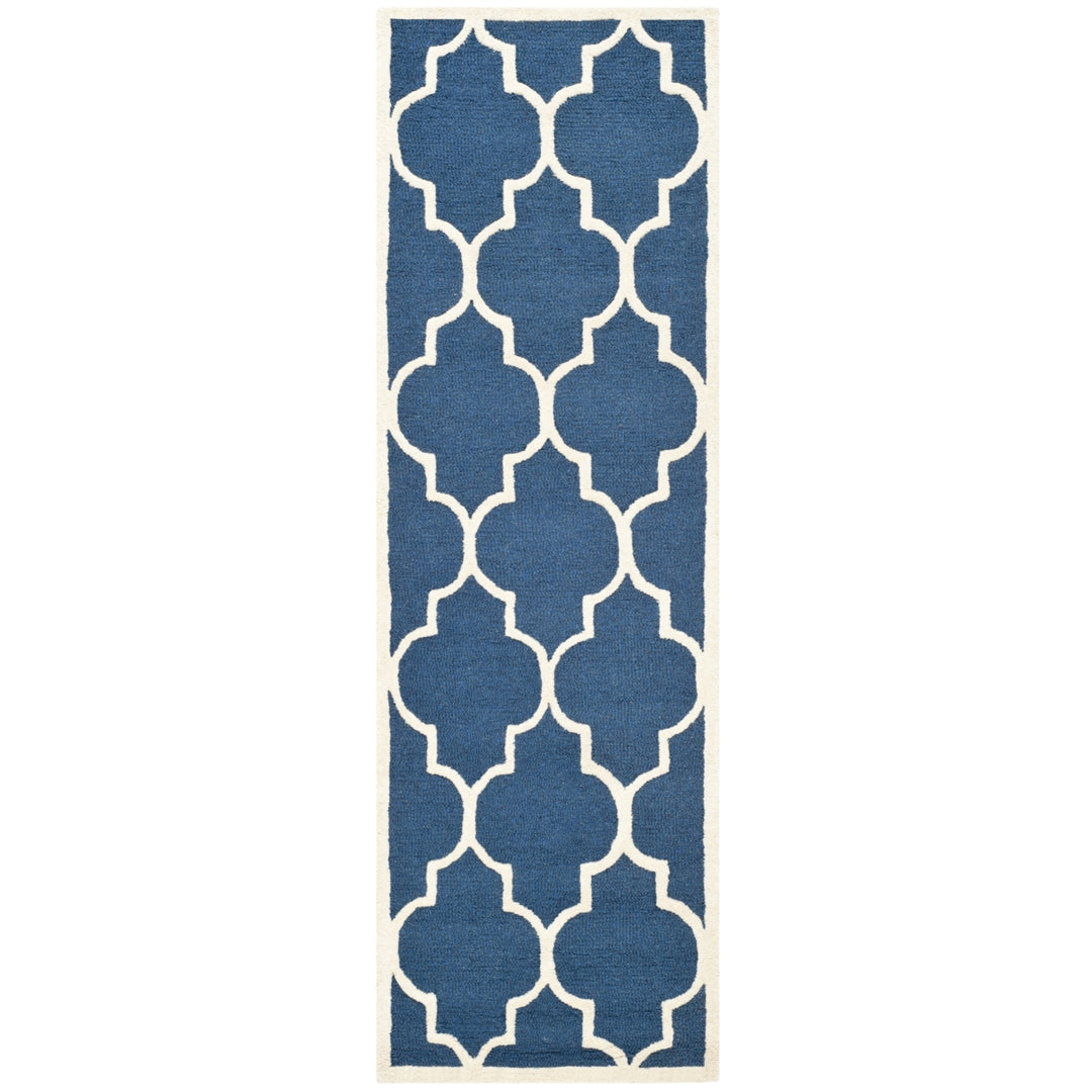 SAFAVIEH Cambridge CAM134G Handmade Navy / Ivory Rug Image 5