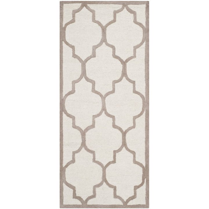 SAFAVIEH Cambridge CAM134P Handmade Ivory / Beige Rug Image 1