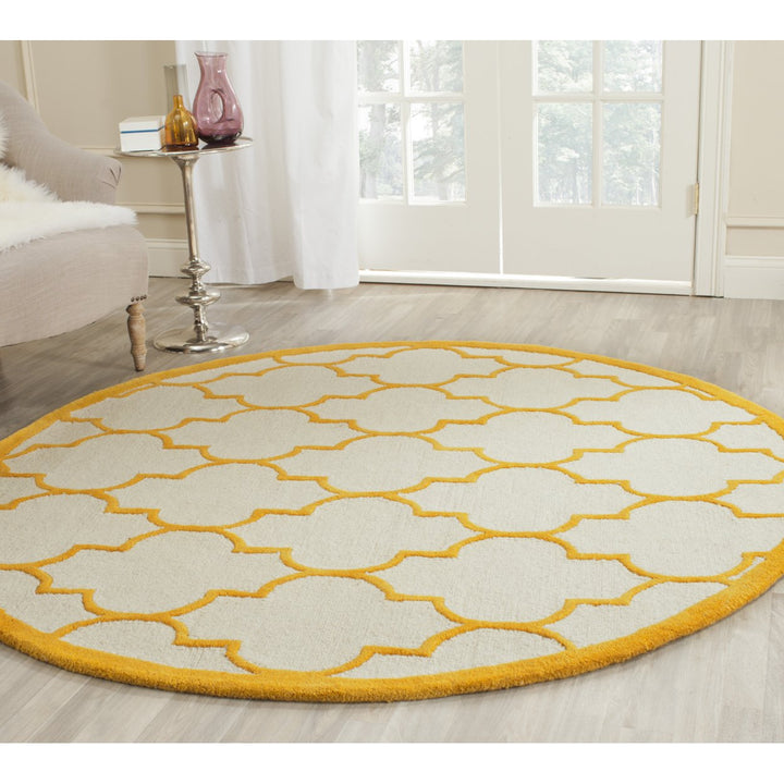 SAFAVIEH Cambridge CAM134U Handmade Ivory / Gold Rug Image 2