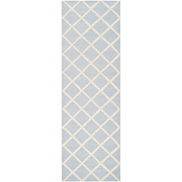 SAFAVIEH Cambridge CAM135A Light Blue / Ivory Rug Image 3