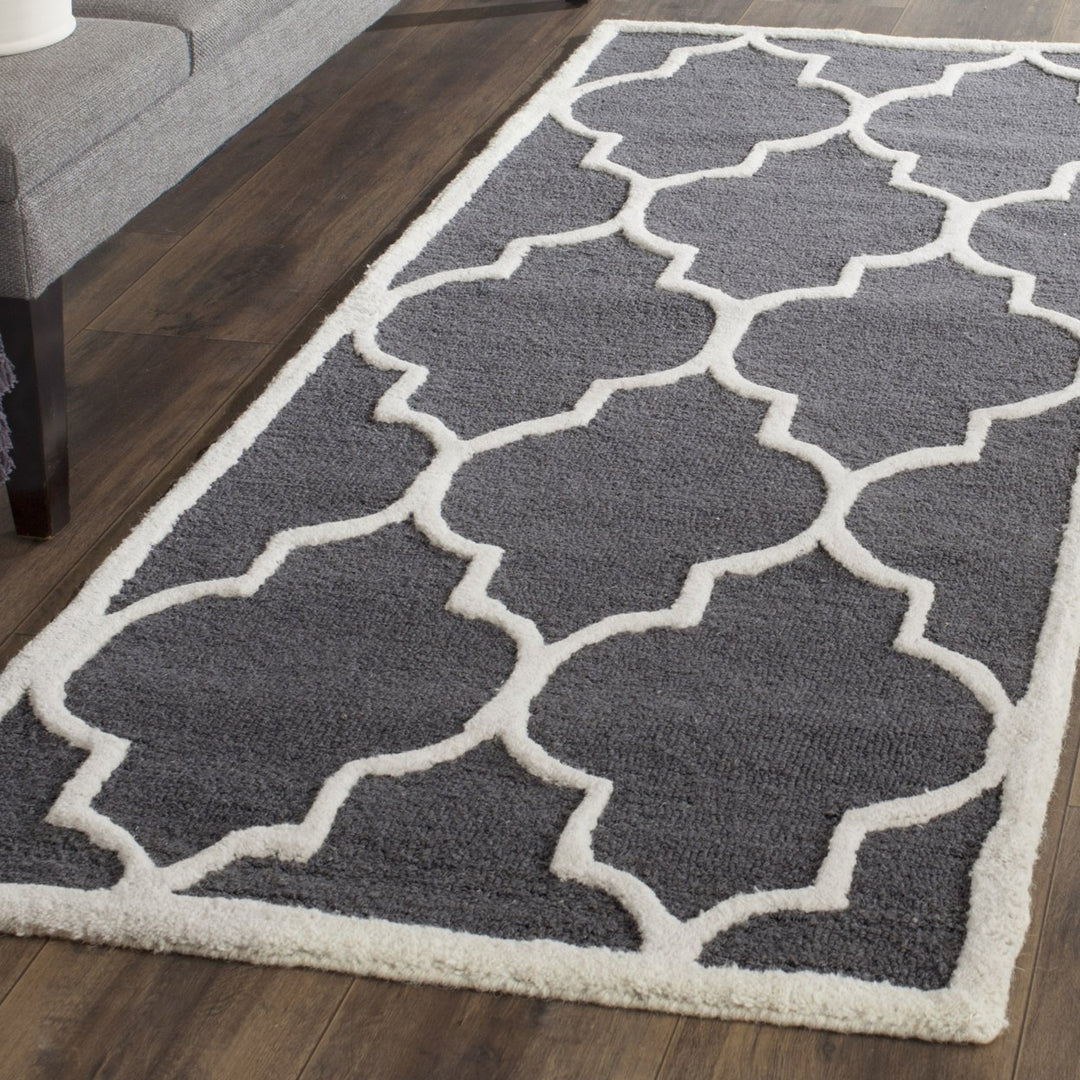 SAFAVIEH Cambridge CAM134X Dark Grey / Ivory Rug Image 3