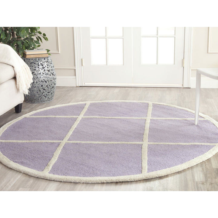 SAFAVIEH Cambridge CAM136C Lavender / Ivory Rug Image 2