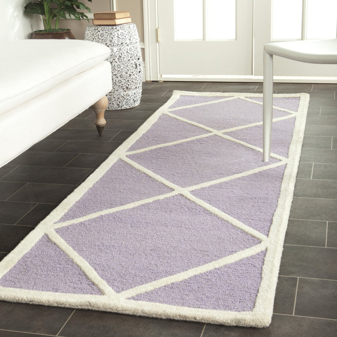 SAFAVIEH Cambridge CAM136C Lavender / Ivory Rug Image 3