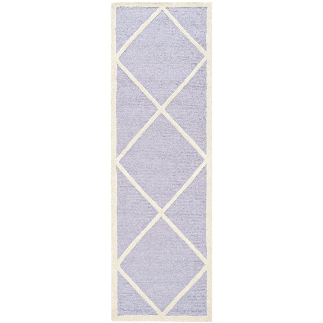 SAFAVIEH Cambridge CAM136C Lavender / Ivory Rug Image 5