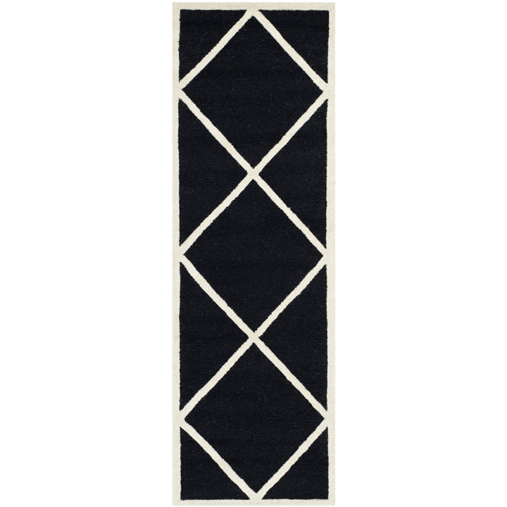 SAFAVIEH Cambridge CAM136E Handmade Black / Ivory Rug Image 5