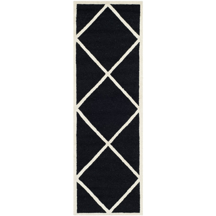 SAFAVIEH Cambridge CAM136E Handmade Black / Ivory Rug Image 1