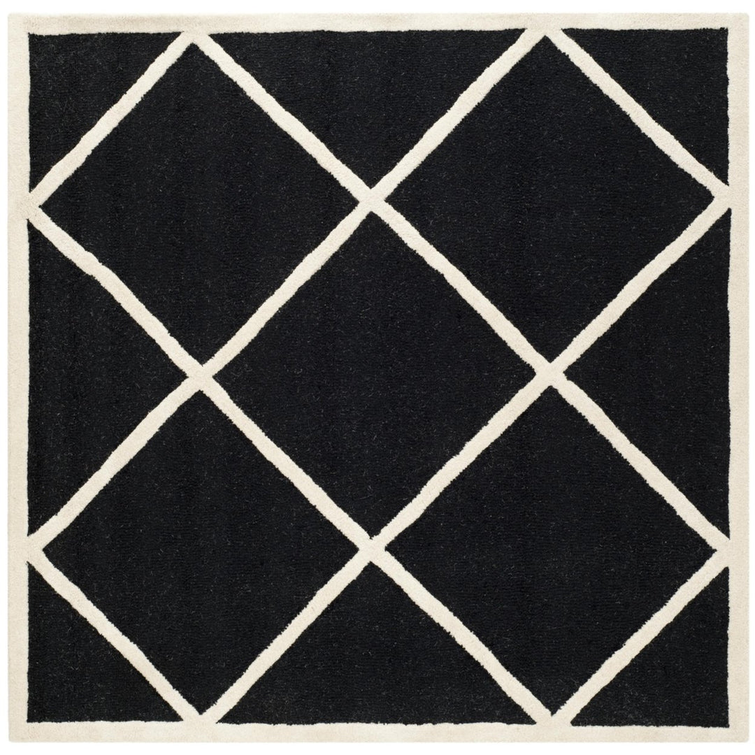 SAFAVIEH Cambridge CAM136E Handmade Black / Ivory Rug Image 1