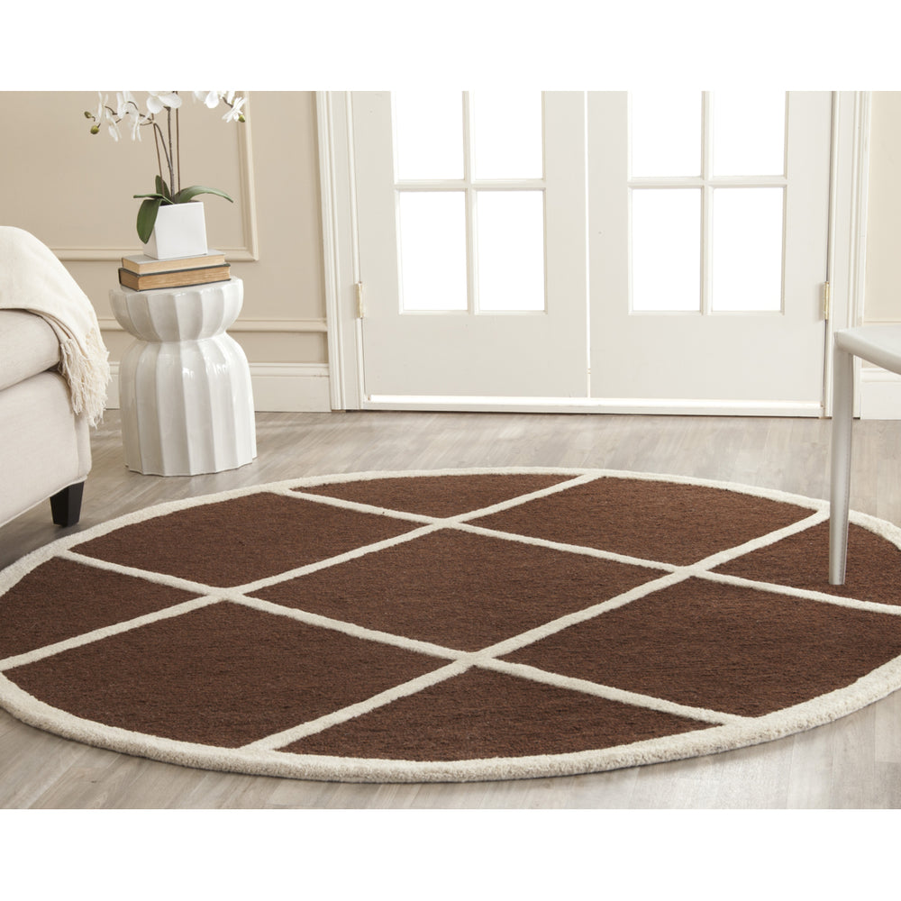 SAFAVIEH Cambridge CAM136H Dark Brown / Ivory Rug Image 2