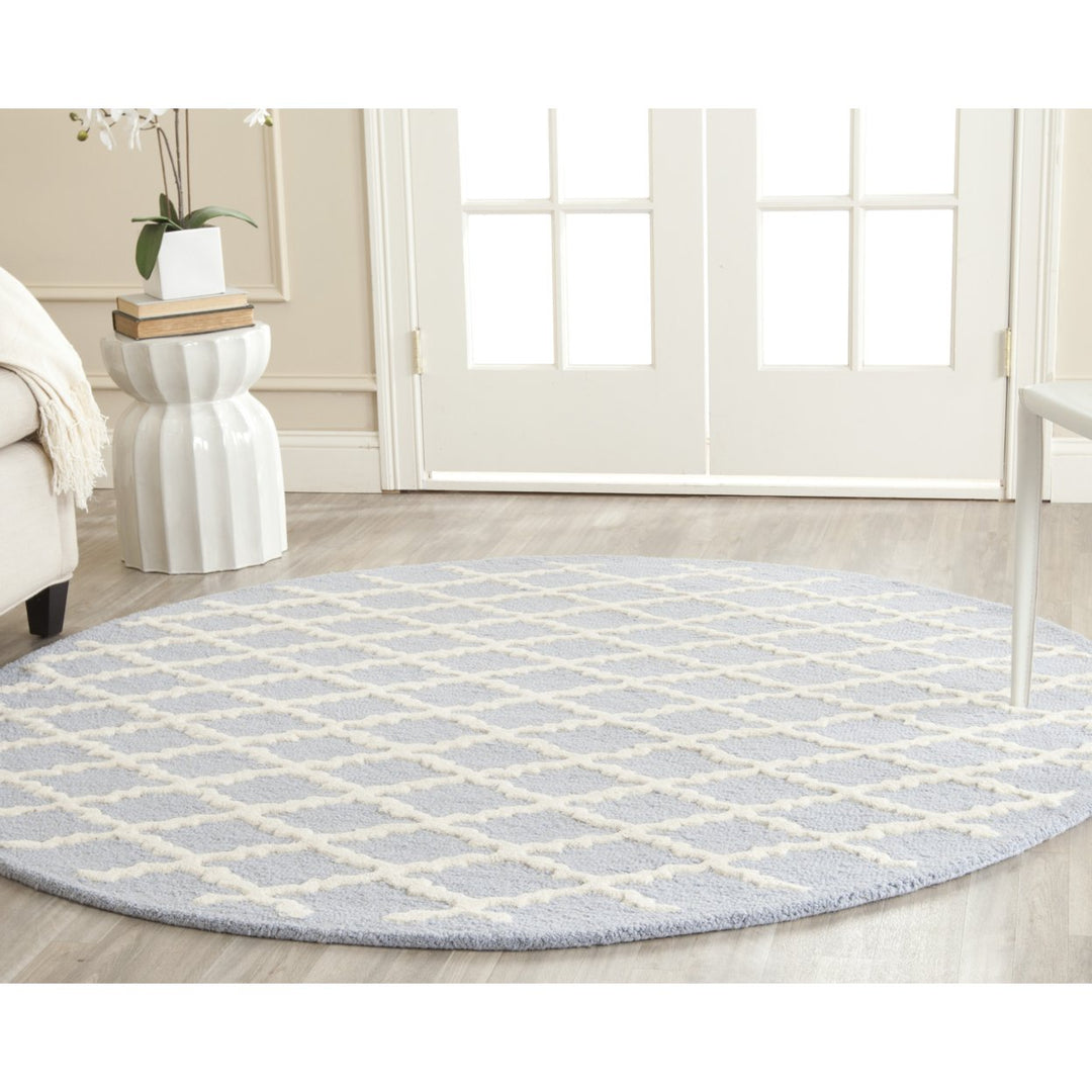 SAFAVIEH Cambridge CAM137A Light Blue / Ivory Rug Image 2