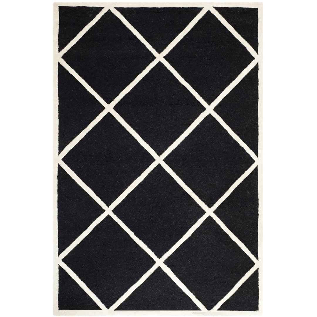 SAFAVIEH Cambridge CAM136E Handmade Black / Ivory Rug Image 1