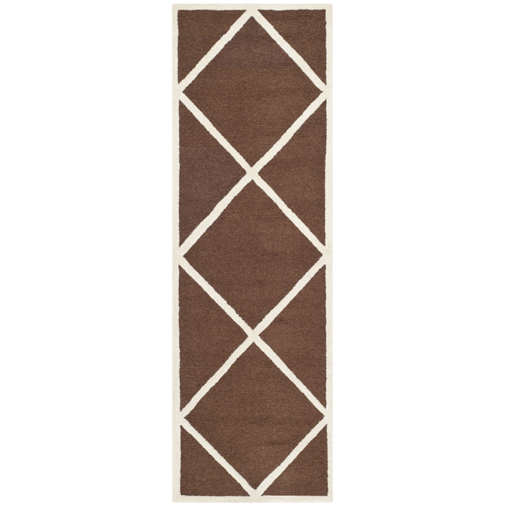 SAFAVIEH Cambridge CAM136H Dark Brown / Ivory Rug Image 5