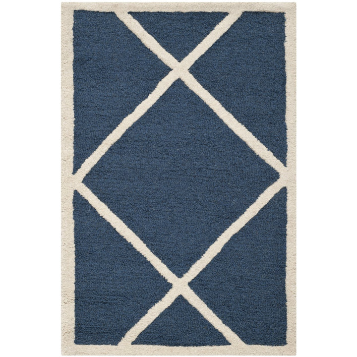 SAFAVIEH Cambridge CAM136G Handmade Navy / Ivory Rug Image 1