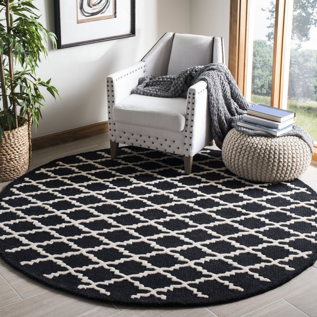 SAFAVIEH Cambridge CAM137E Handmade Black / Ivory Rug Image 2