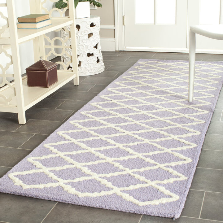 SAFAVIEH Cambridge CAM137C Lavender / Ivory Rug Image 3