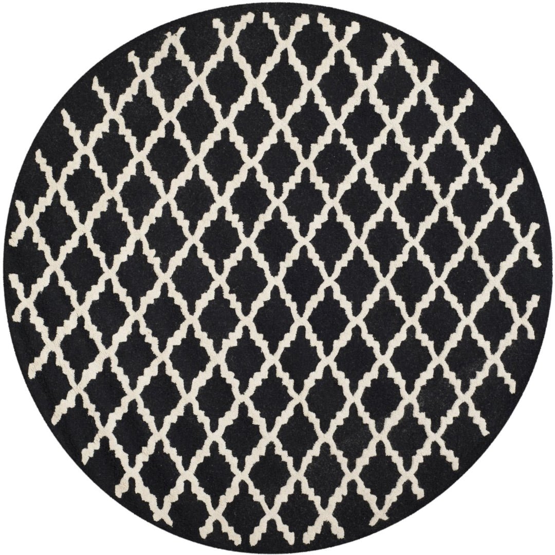 SAFAVIEH Cambridge CAM137E Handmade Black / Ivory Rug Image 1