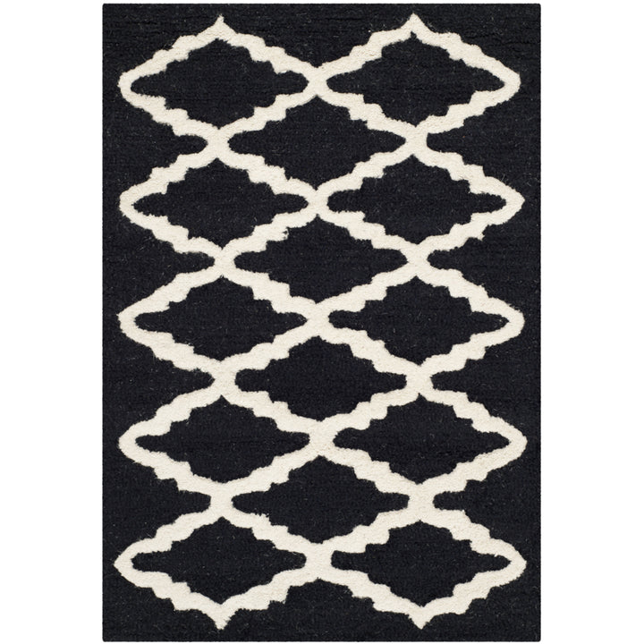 SAFAVIEH Cambridge CAM137E Handmade Black / Ivory Rug Image 1