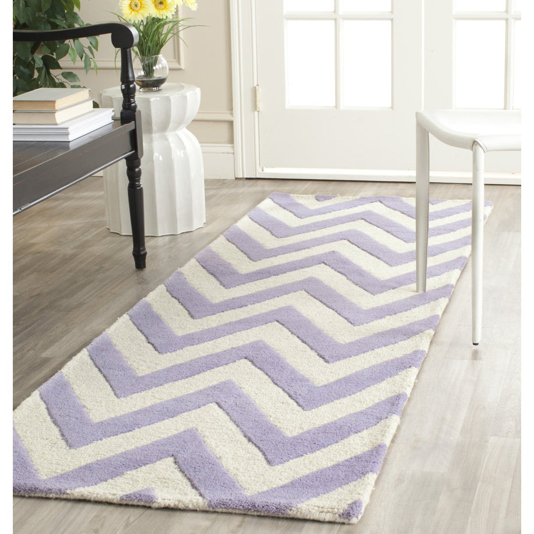 SAFAVIEH Cambridge CAM139C Lavender / Ivory Rug Image 3