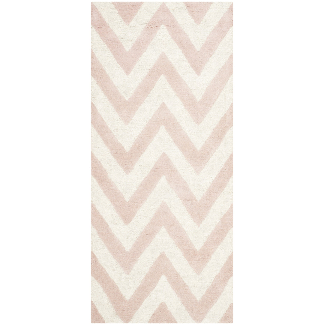 SAFAVIEH Cambridge CAM139M Light Pink / Ivory Rug Image 3