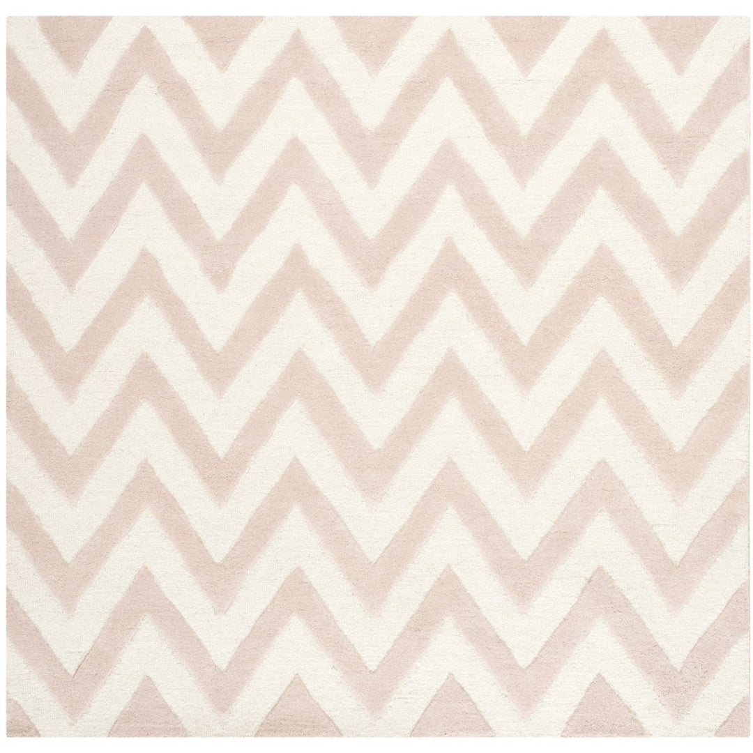 SAFAVIEH Cambridge CAM139M Light Pink / Ivory Rug Image 1