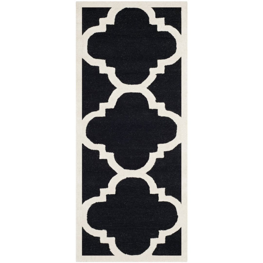 SAFAVIEH Cambridge CAM140E Handmade Black / Ivory Rug Image 3