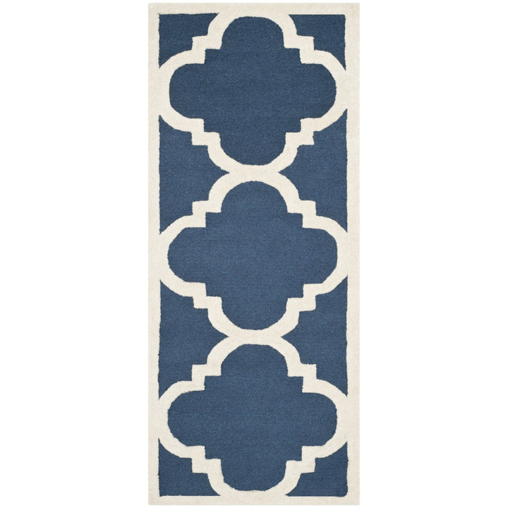 SAFAVIEH Cambridge CAM140G Handmade Navy / Ivory Rug Image 1