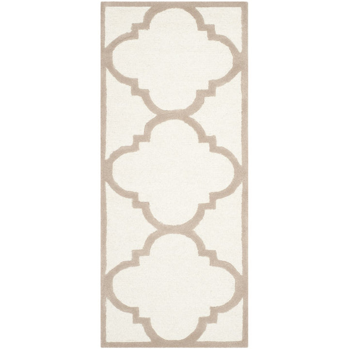 SAFAVIEH Cambridge CAM140P Handmade Ivory / Beige Rug Image 4