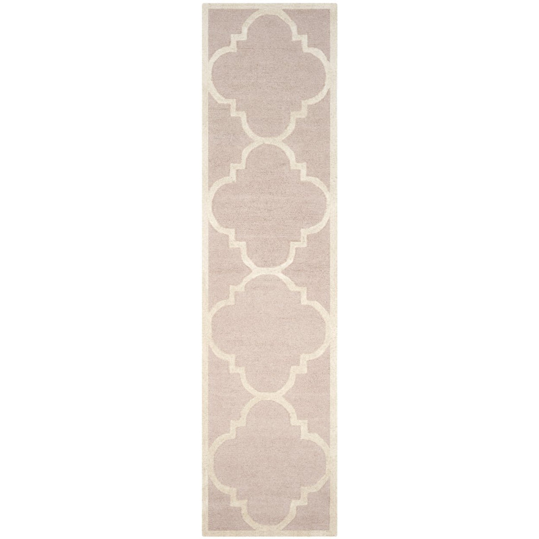 SAFAVIEH Cambridge CAM140M Light Pink / Ivory Rug Image 1