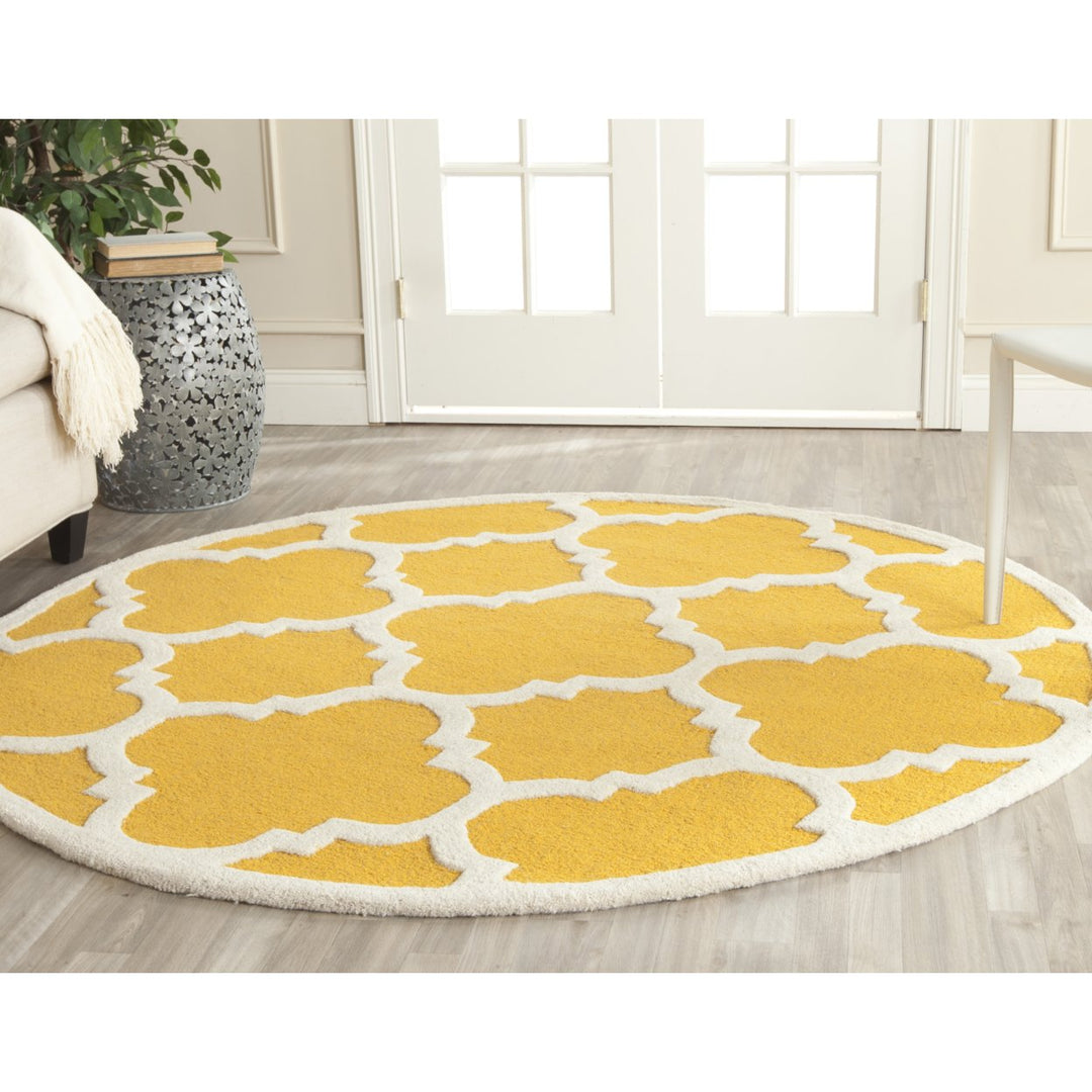 SAFAVIEH Cambridge CAM140Q Handmade Gold / Ivory Rug Image 10