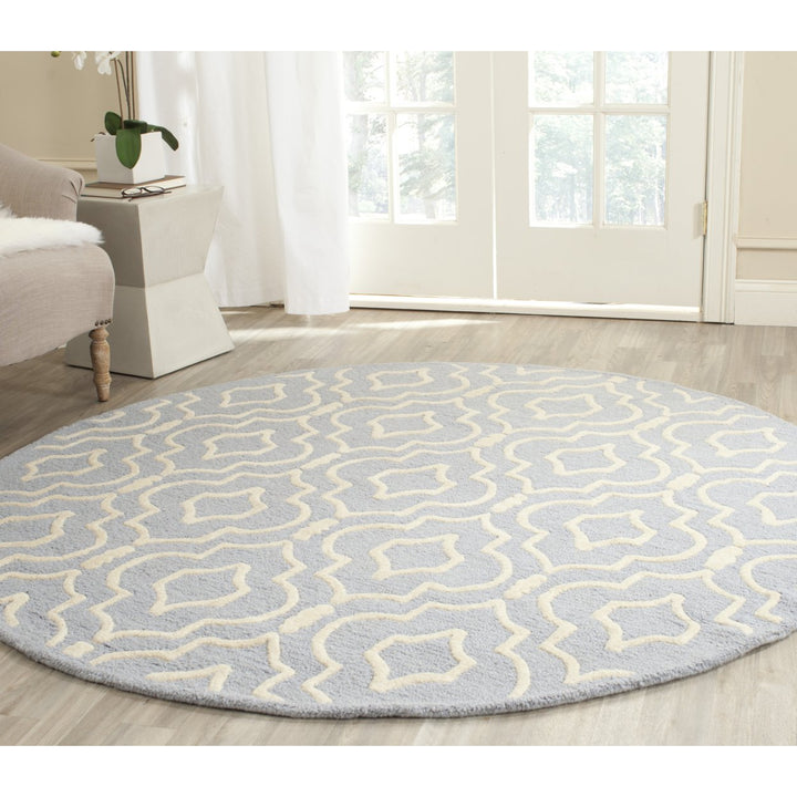 SAFAVIEH Cambridge CAM141A Light Blue / Ivory Rug Image 10