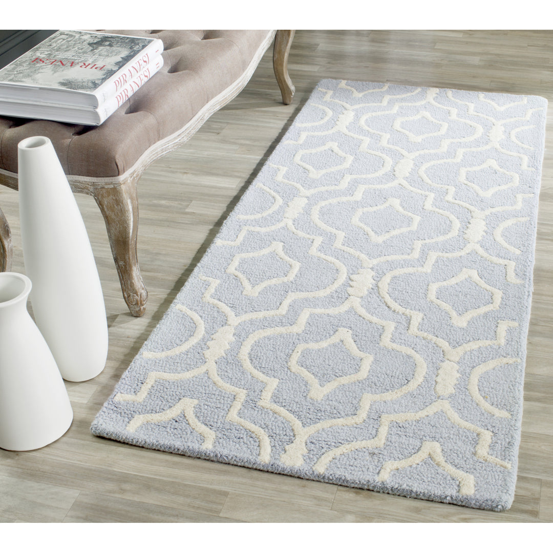 SAFAVIEH Cambridge CAM141A Light Blue / Ivory Rug Image 11